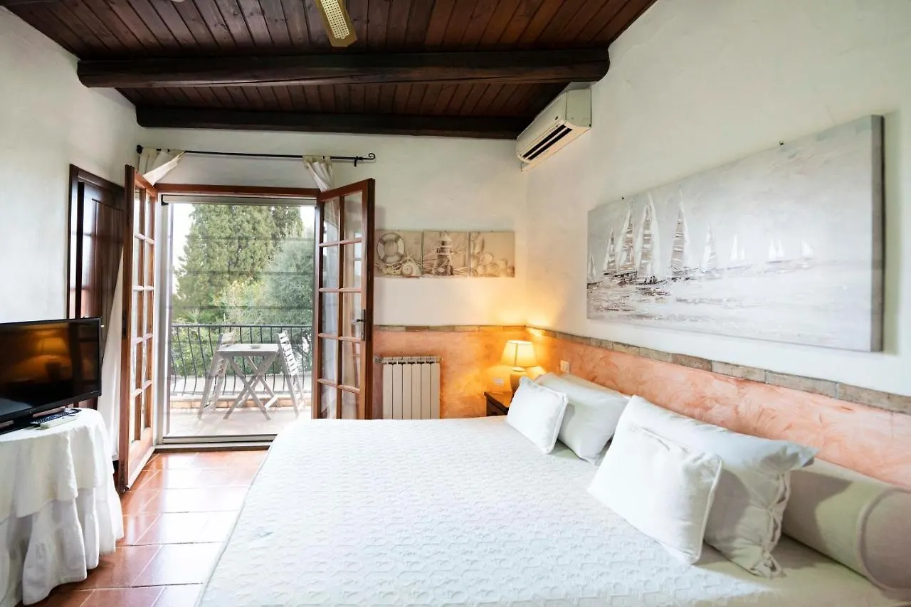 Sa Domu Sarda Suites - Bed & Breakfast Porto Columbu - Perd'E Sali