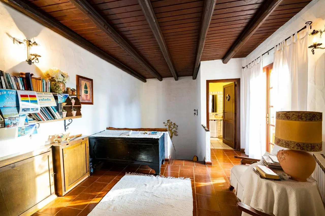 Sa Domu Sarda Suites - Bed & Breakfast Porto Columbu - Perd'E Sali 0*,  Italy