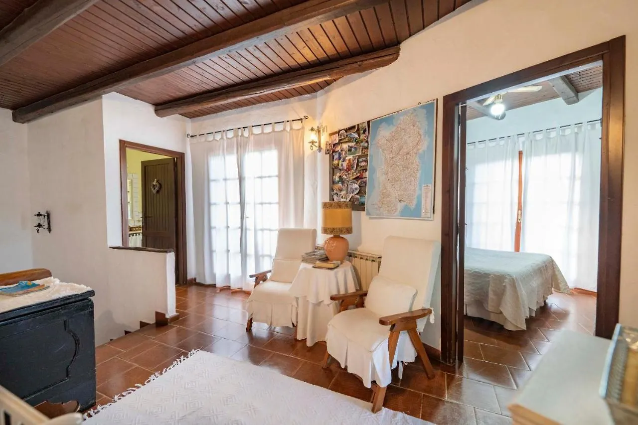 Sa Domu Sarda Suites - Bed & Breakfast Porto Columbu - Perd'E Sali