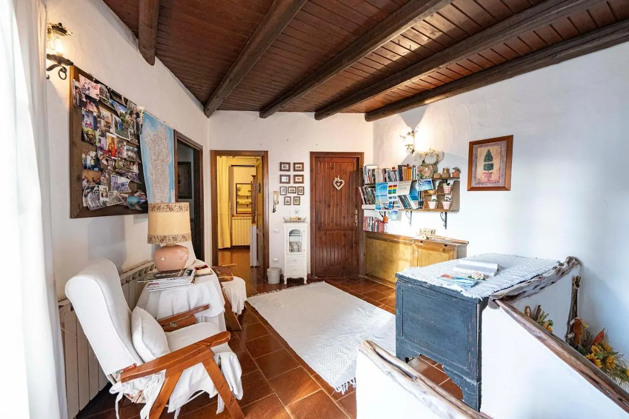 Sa Domu Sarda Suites - Bed & Breakfast Porto Columbu - Perd'E Sali