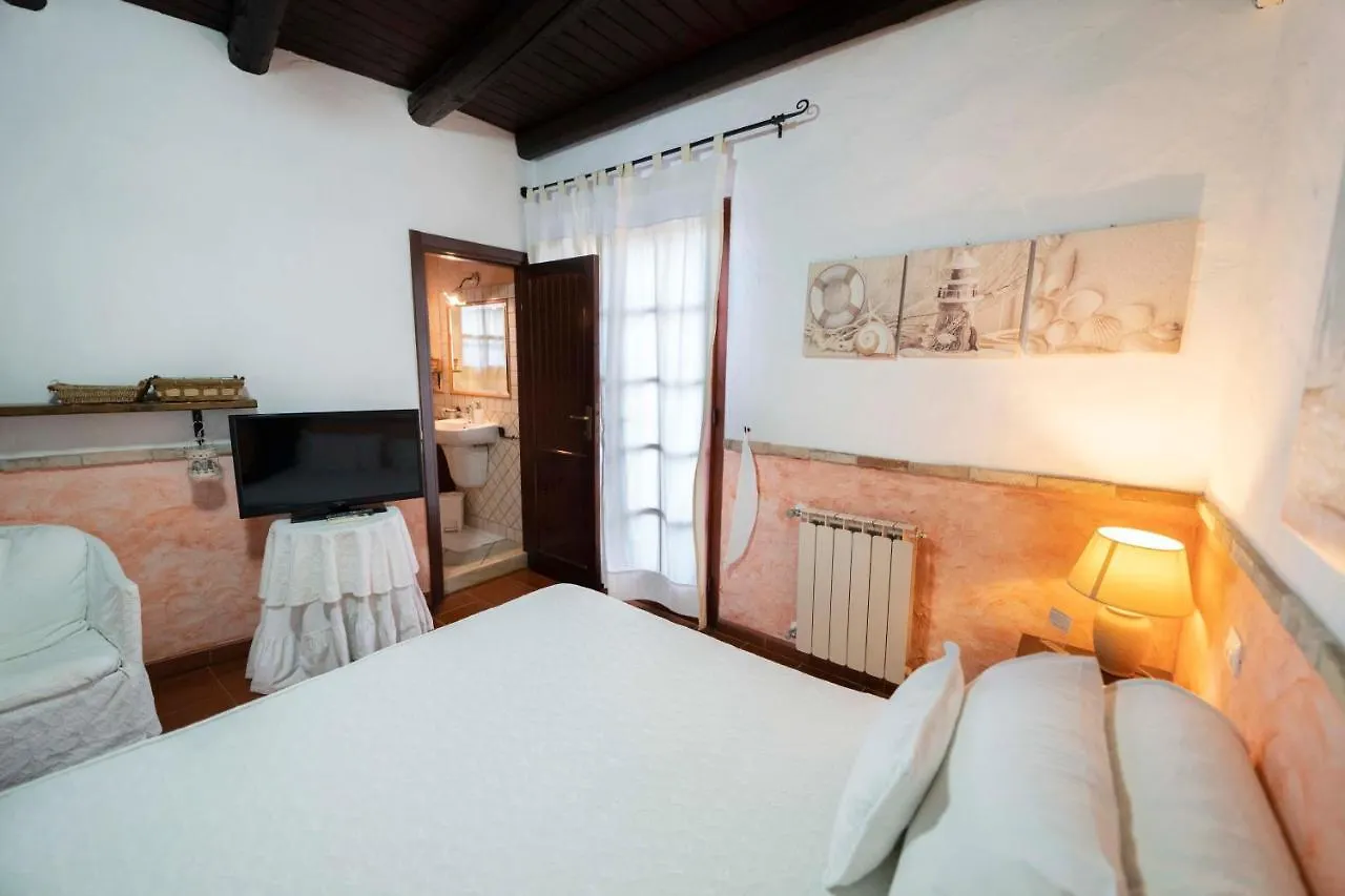 Sa Domu Sarda Suites - Bed & Breakfast Porto Columbu - Perd'E Sali