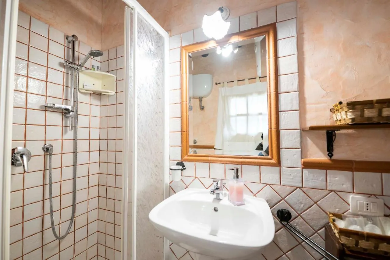 Sa Domu Sarda Suites - Bed & Breakfast Porto Columbu - Perd'E Sali
