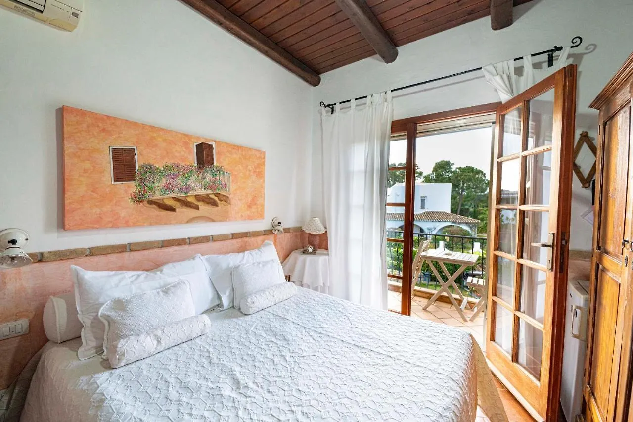 Sa Domu Sarda Suites - Bed & Breakfast Porto Columbu - Perd'E Sali Italy