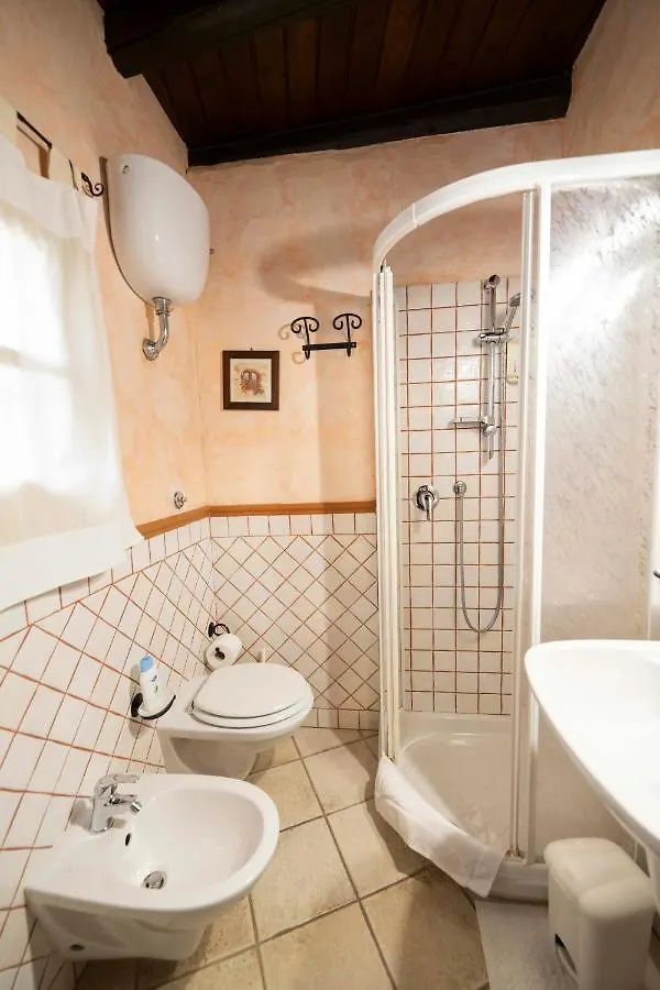 Sa Domu Sarda Suites - Bed & Breakfast Porto Columbu - Perd'E Sali